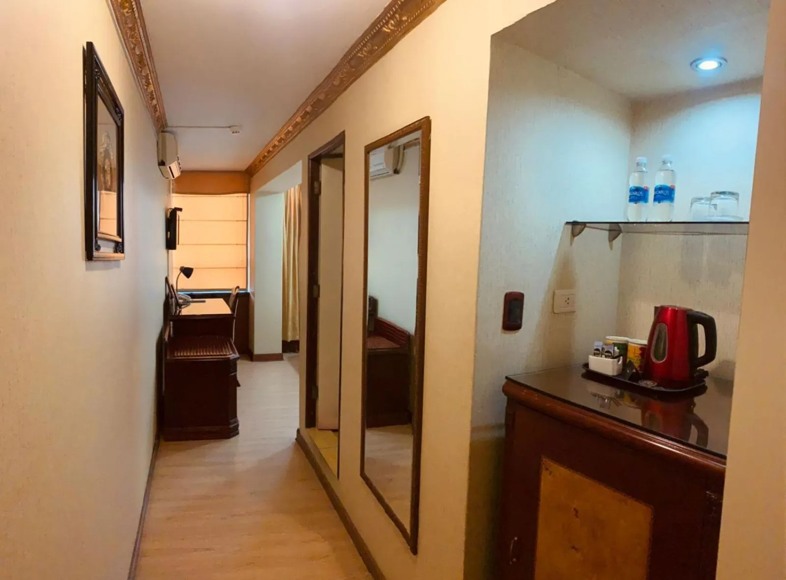 Bed in Hotel Oro Inn