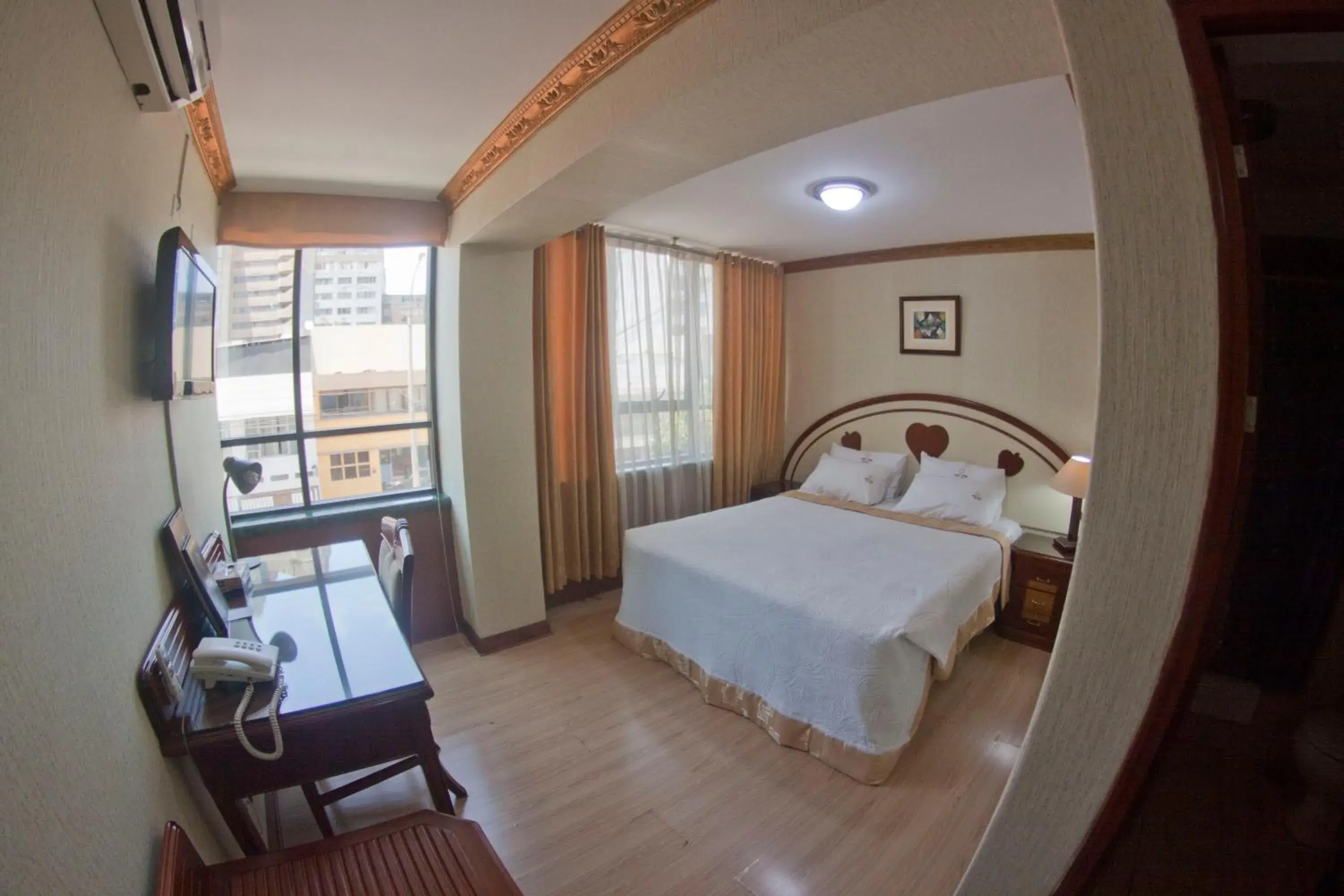 Standard Queen Room in Hotel Oro Inn Standard Queen Room in Hotel Oro Inn