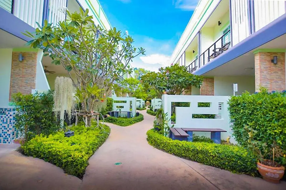 Two-Bedroom Townhouse in Baan Noppadol Hua Hin Resort Two-Bedroom Townhouse in Baan Noppadol Hua Hin Resort