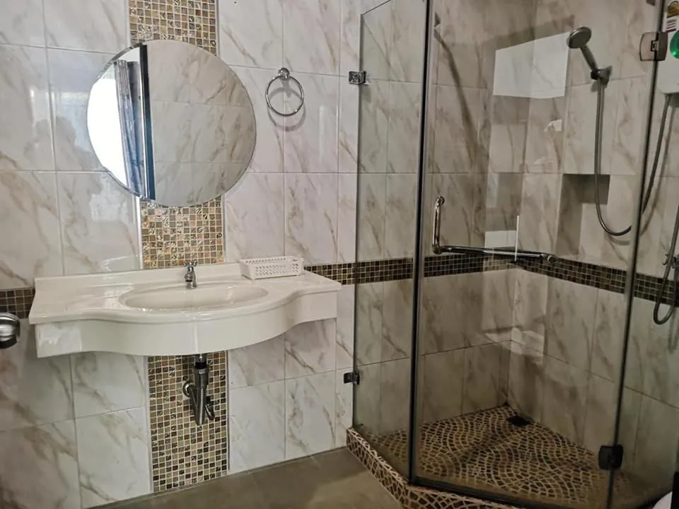 Shower in Baan Noppadol Hua Hin Resort