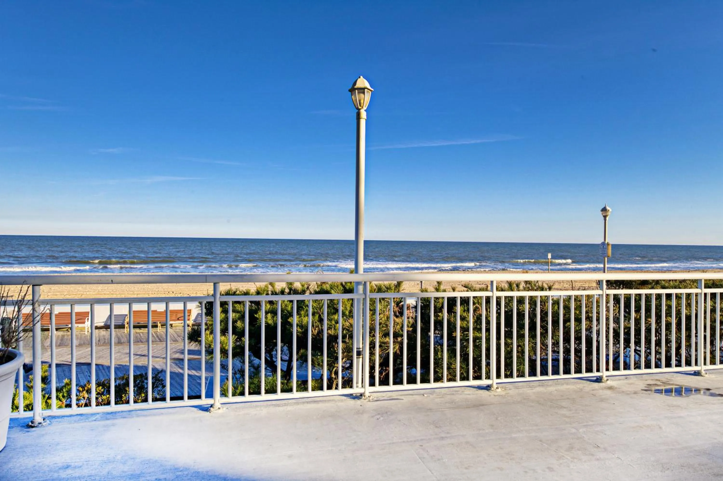 Balcony/Terrace in Commander Hotel & Suites