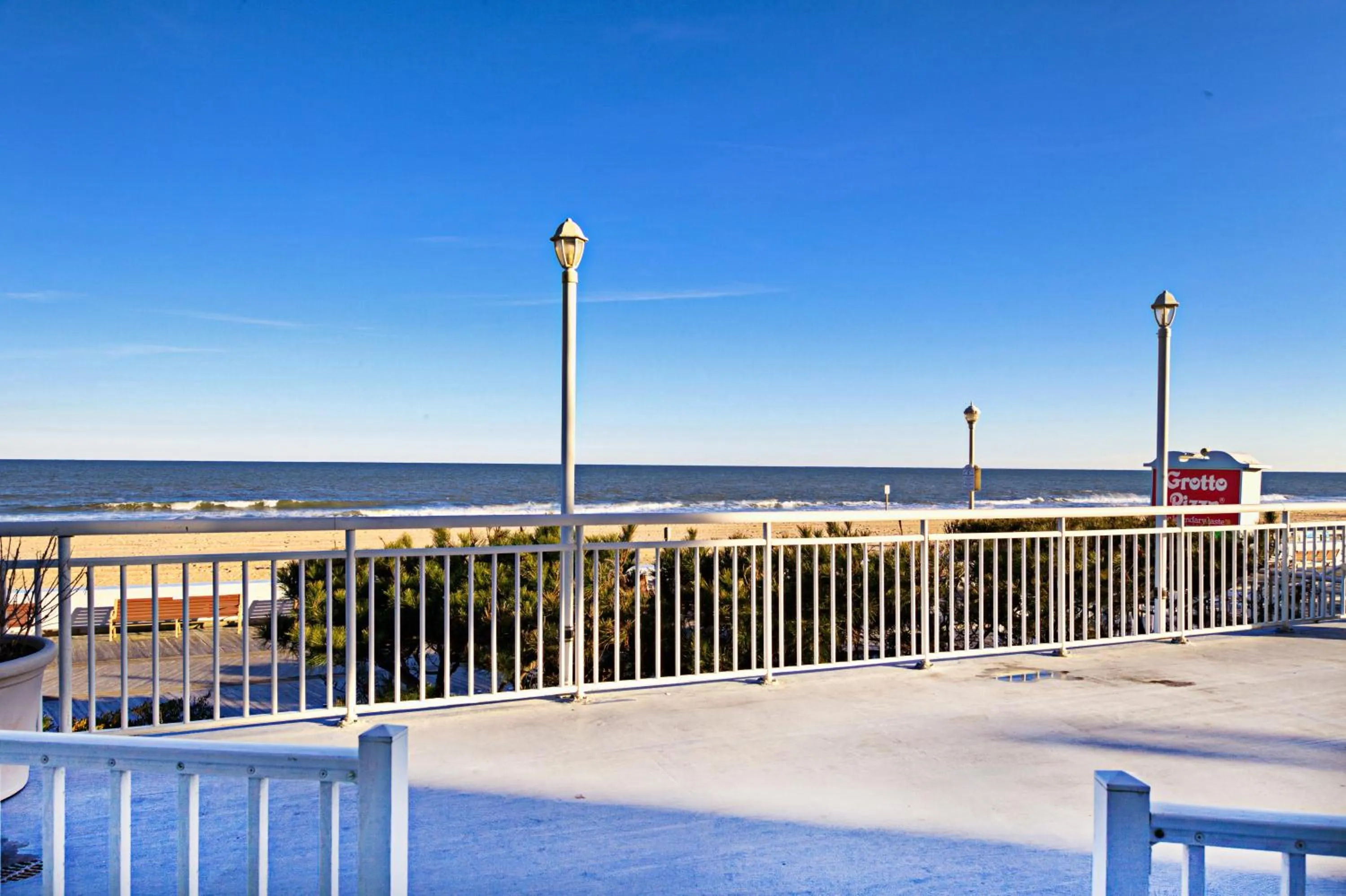 Balcony/Terrace in Commander Hotel & Suites