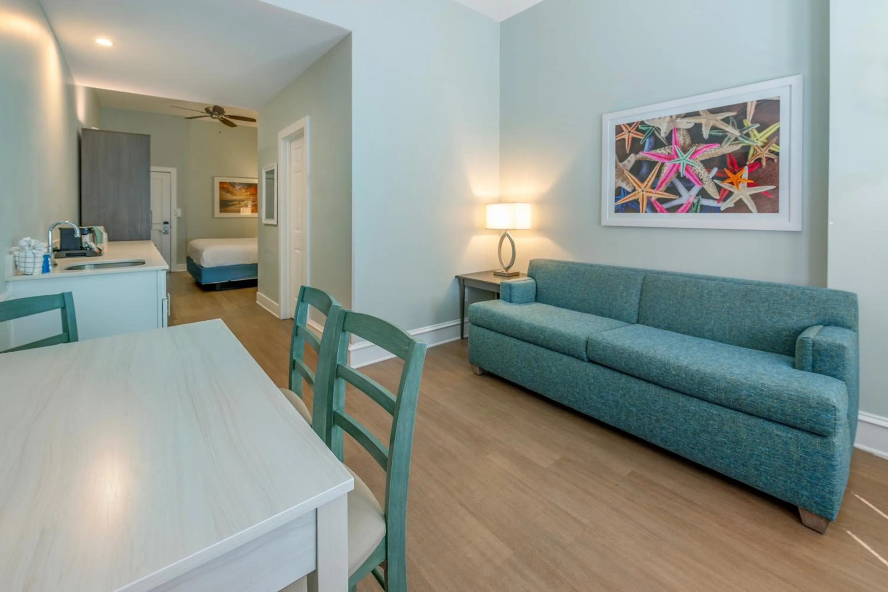 Seating area in Commander Hotel & Suites