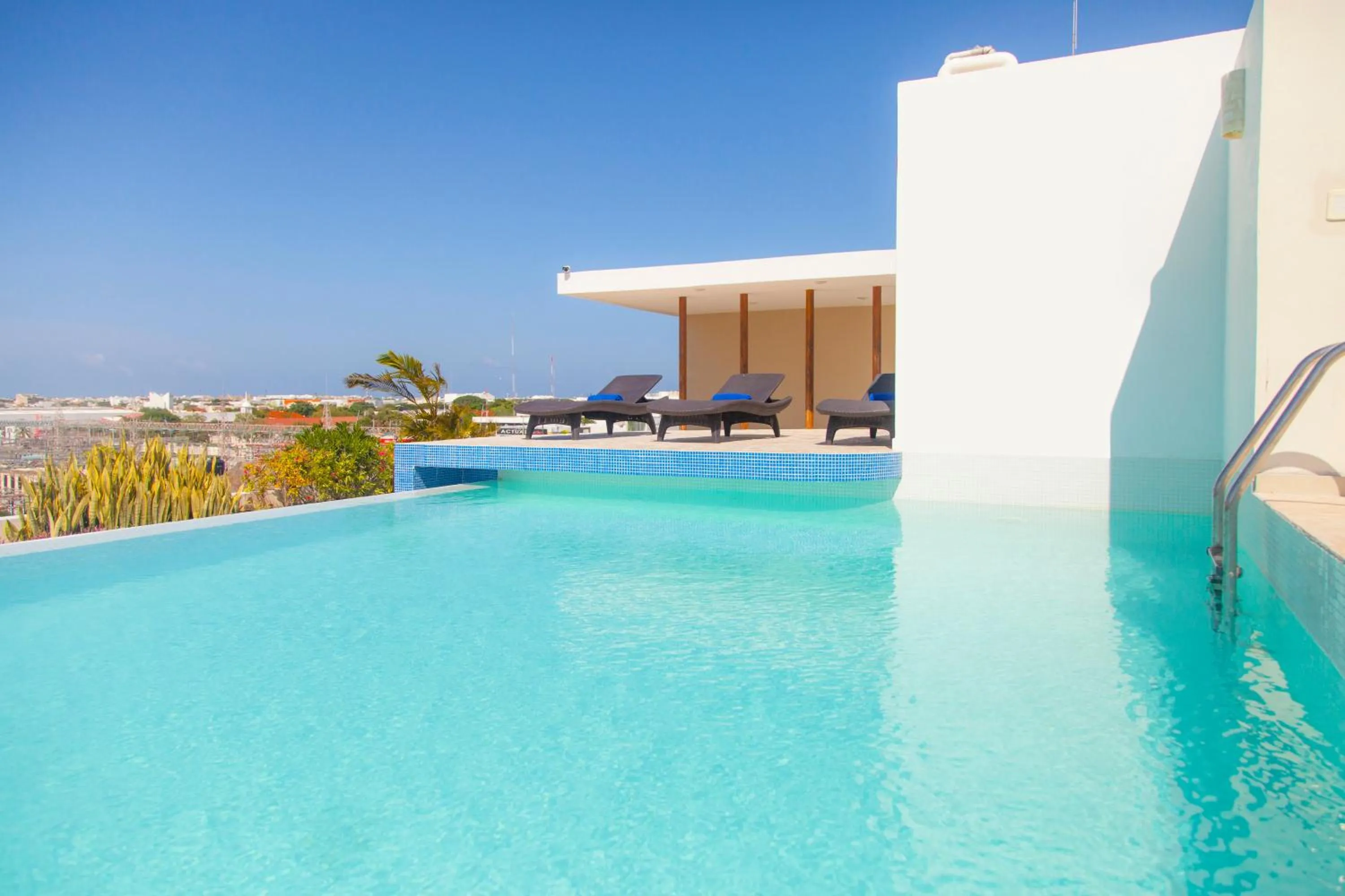 Swimming pool in Angelo's Hotel