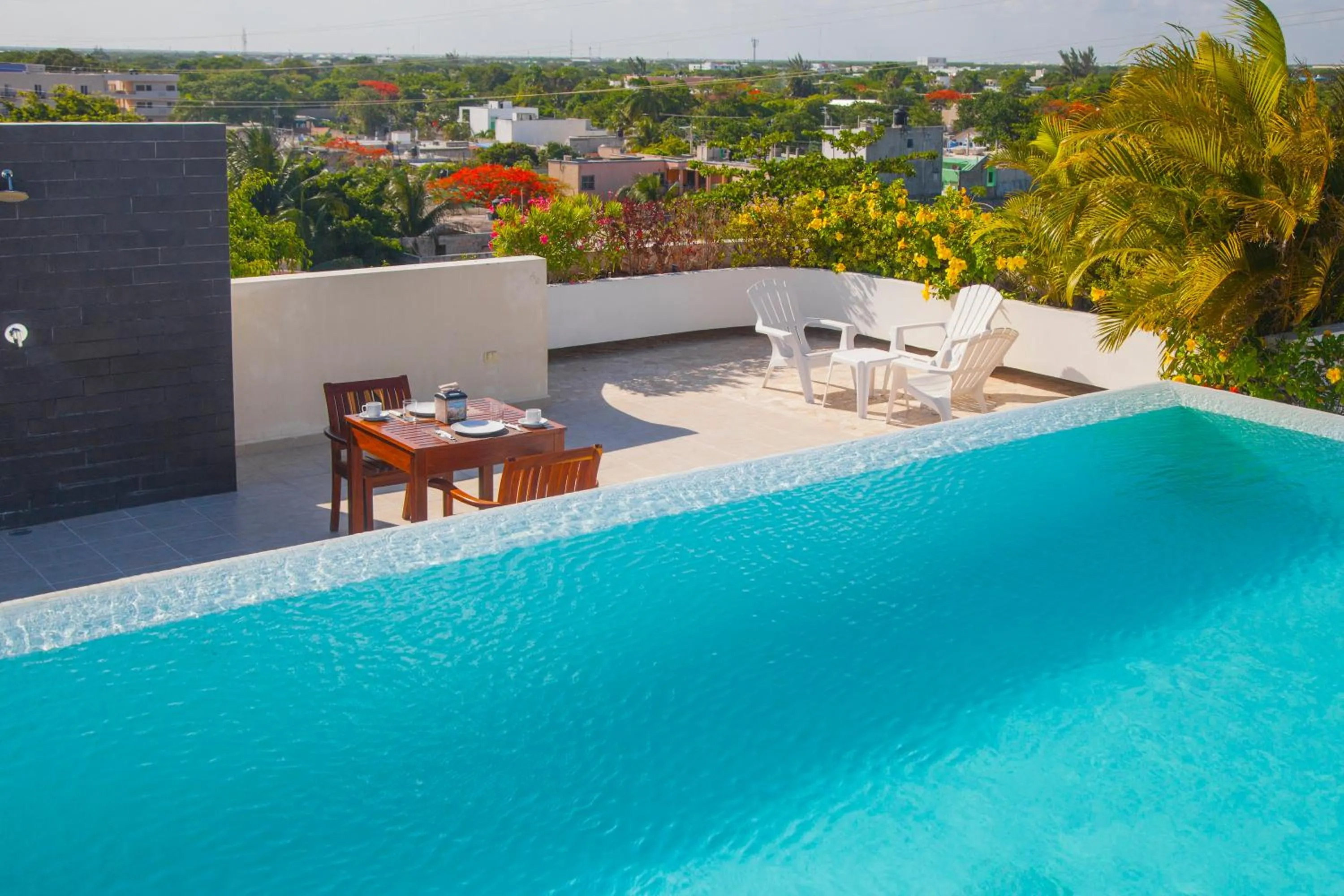 Pool view in Angelo's Hotel