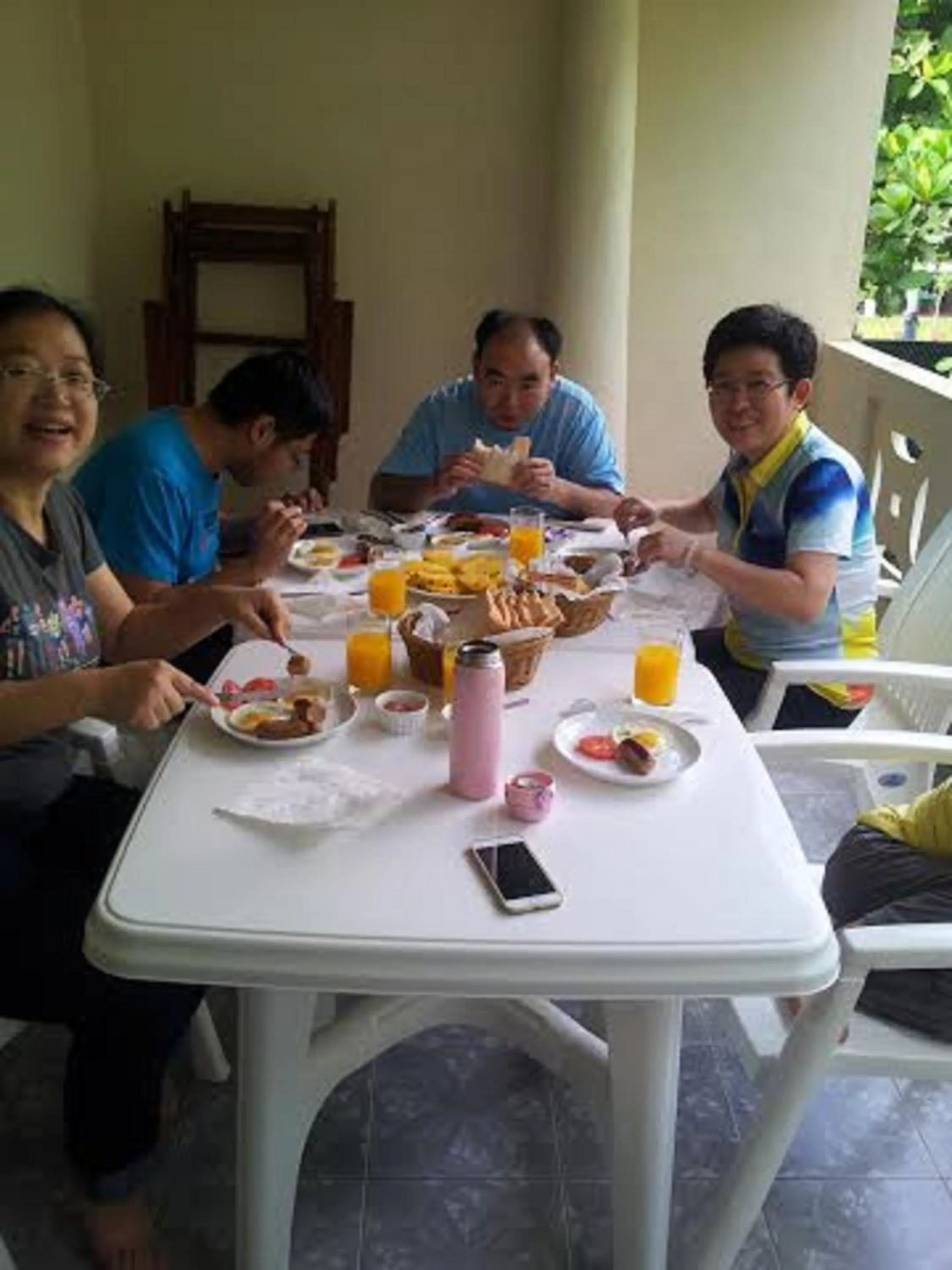 Continental breakfast in Janishi Residencies