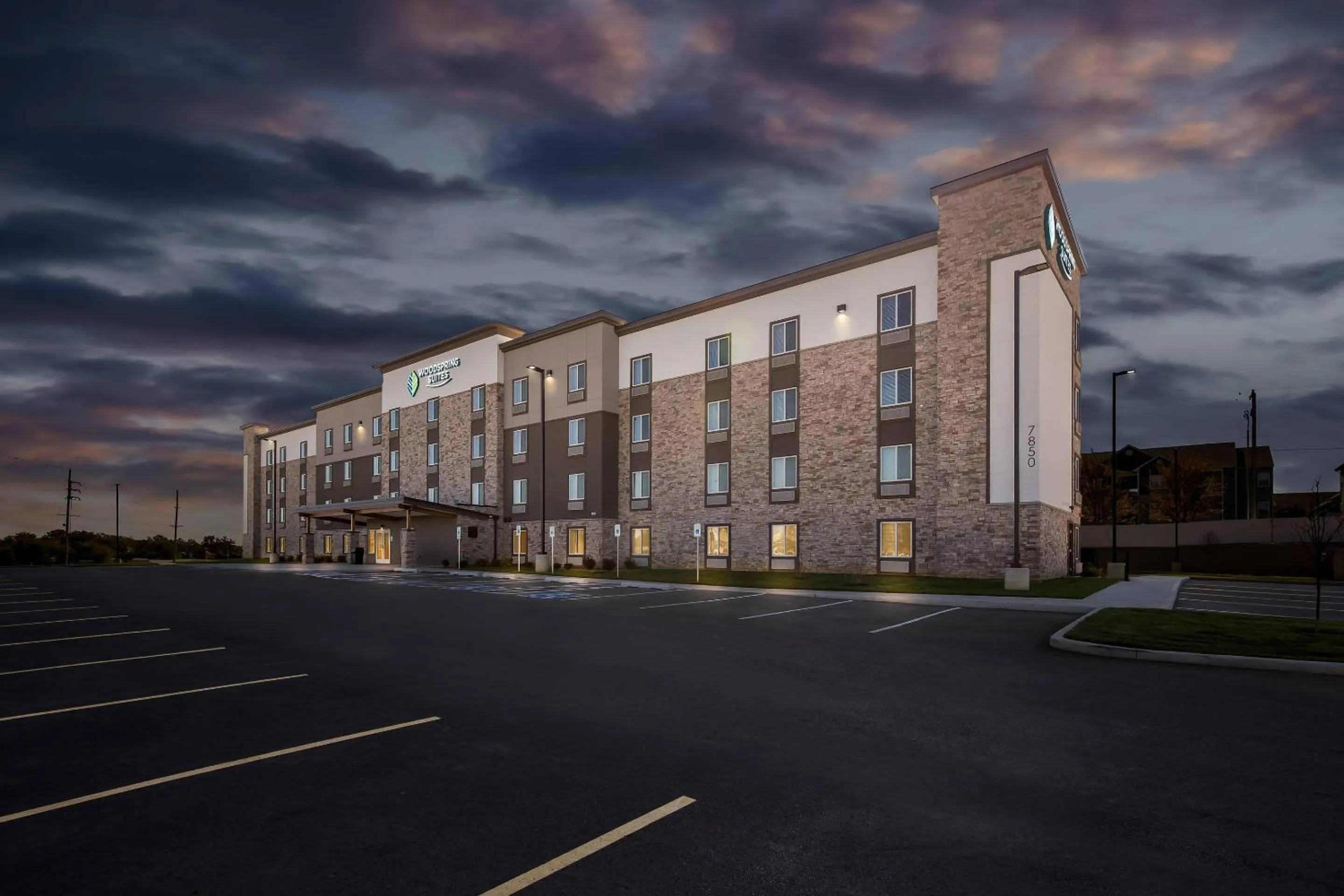 Property building in WoodSpring Suites St Peters-OFallon