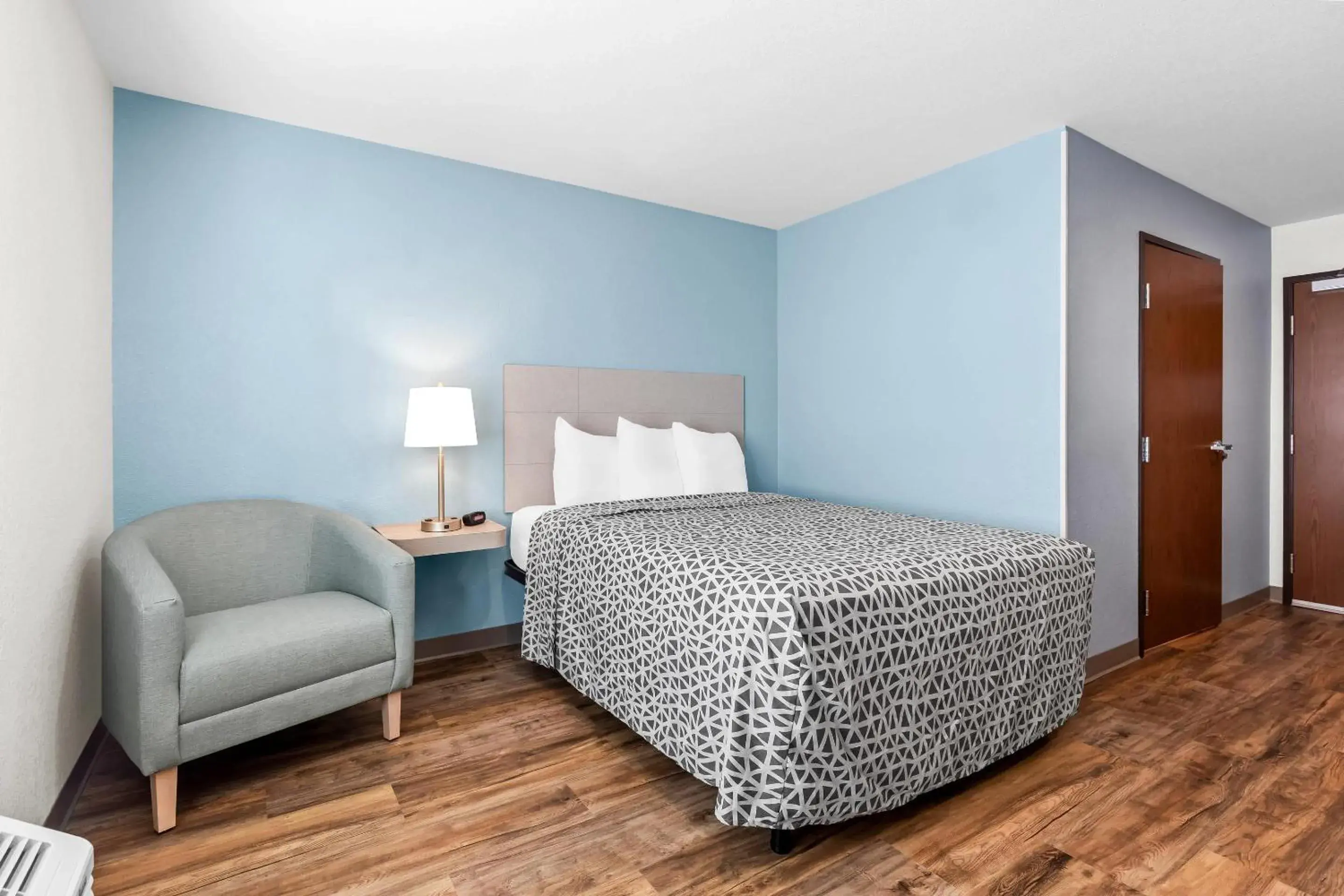 Queen Suite - Disability Access/Non Smoking in WoodSpring Suites St Peters-OFallon Queen Suite - Disability Access/Non Smoking in WoodSpring Suites St Peters-OFallon
