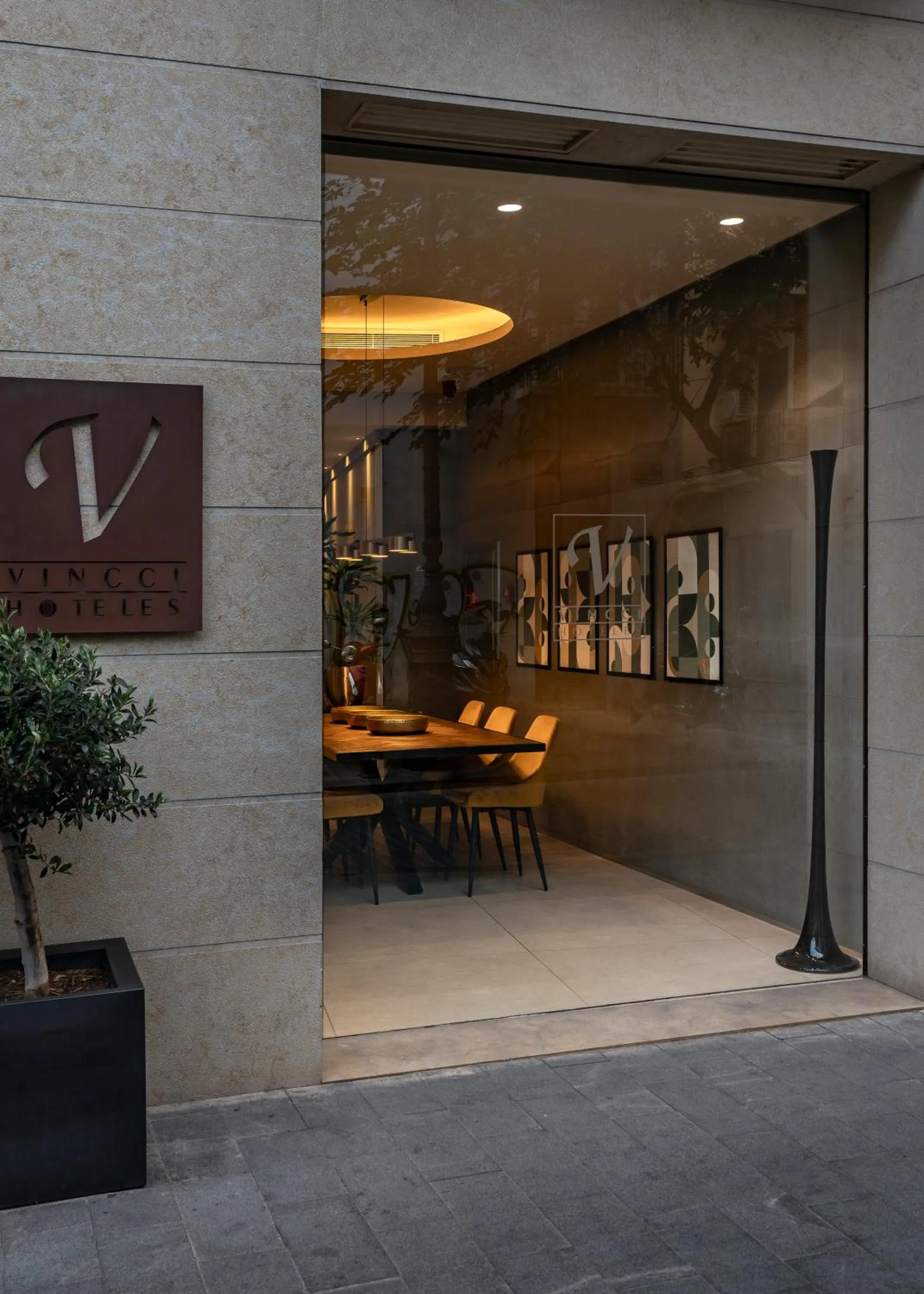 Restaurant/places to eat in Vincci Mercat