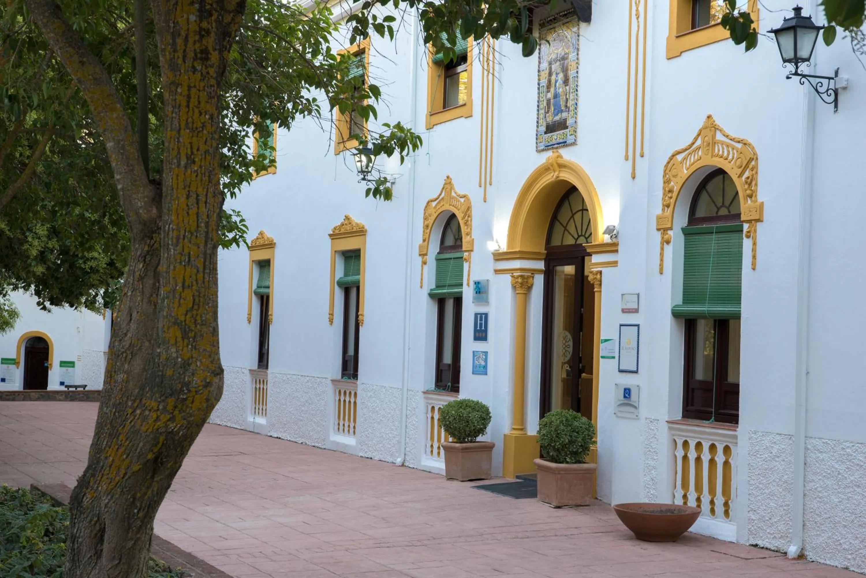 Facade/entrance in Hotel Balneario El Raposo