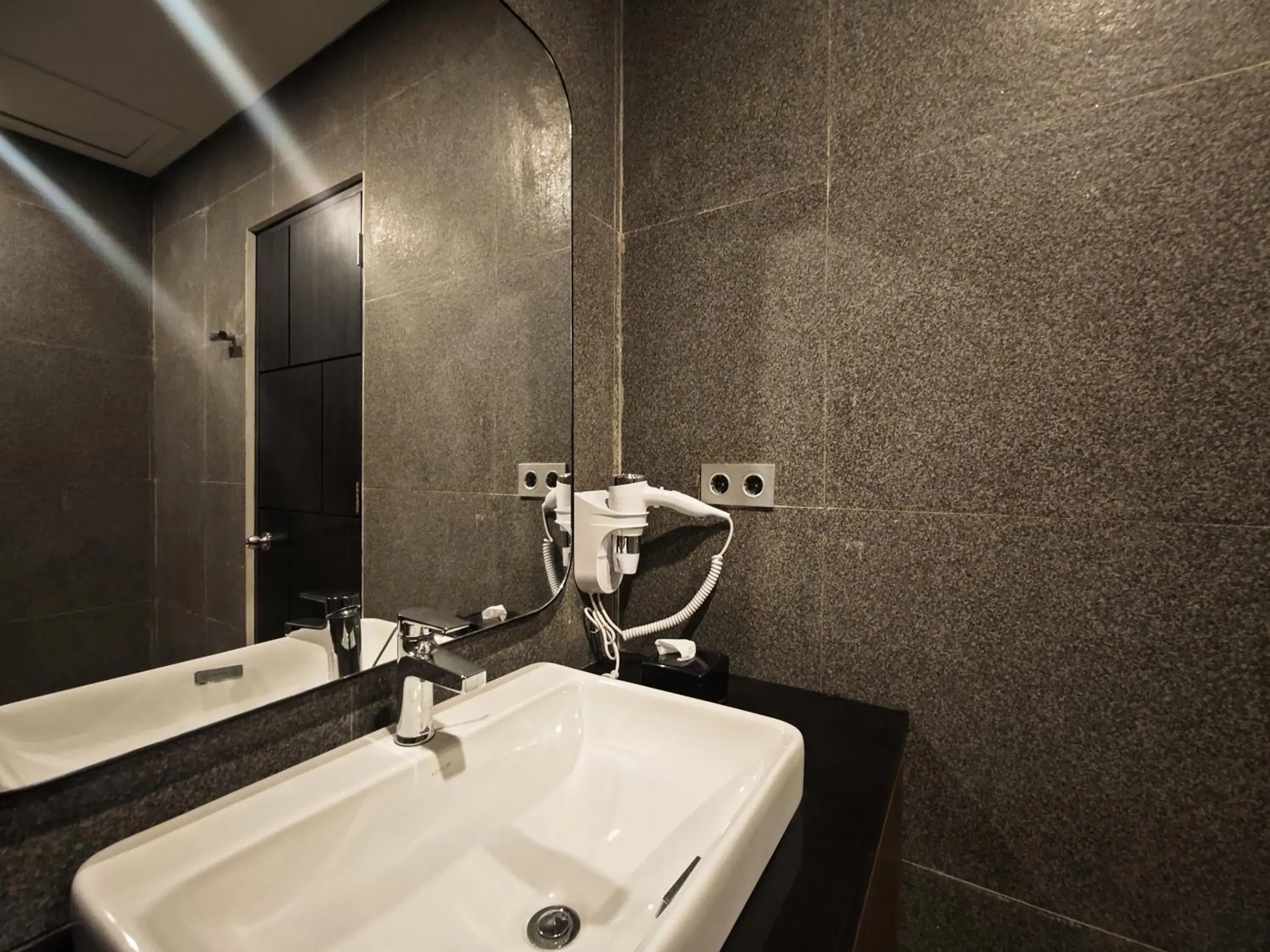 Azana Garden Hill Resort Blora Azana Garden Hill Resort Blora