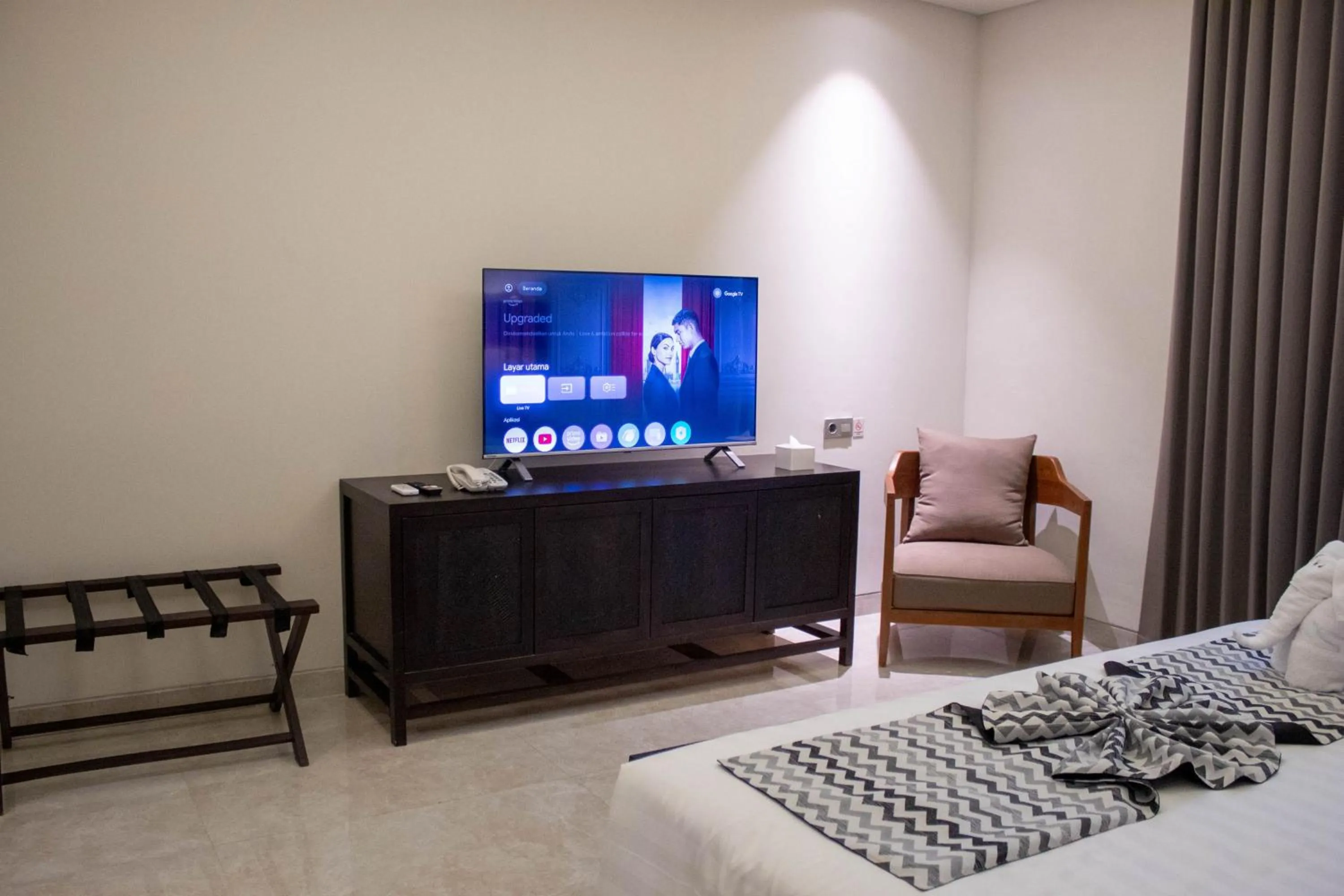 Bed in Azana Garden Hill Resort Blora