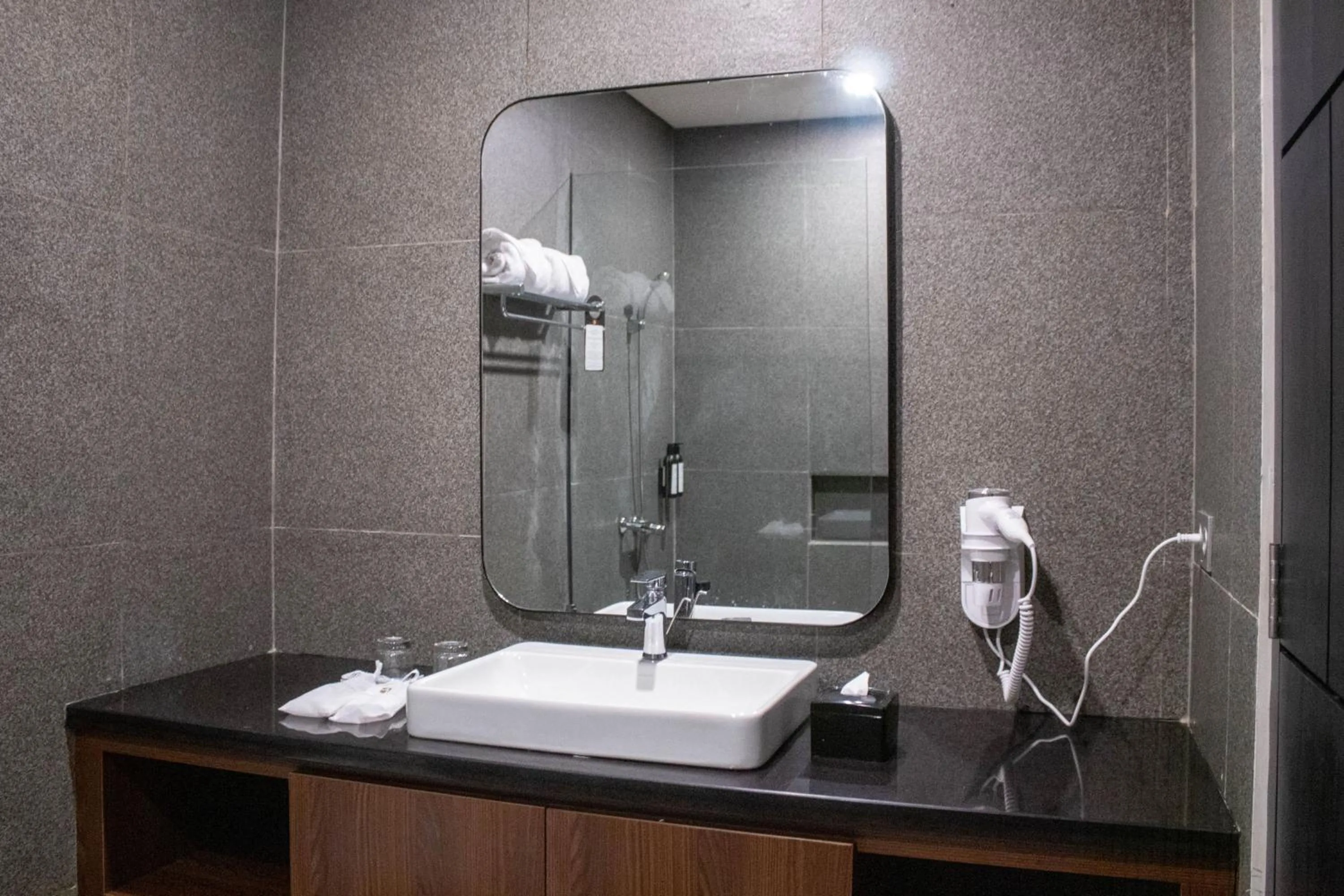 Azana Garden Hill Resort Blora