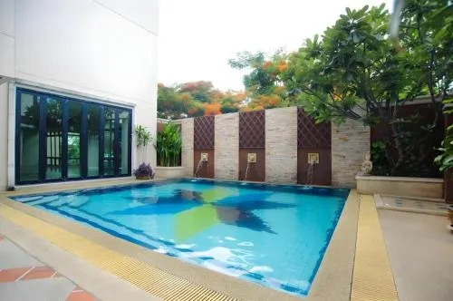 Diamond City Place Hotel