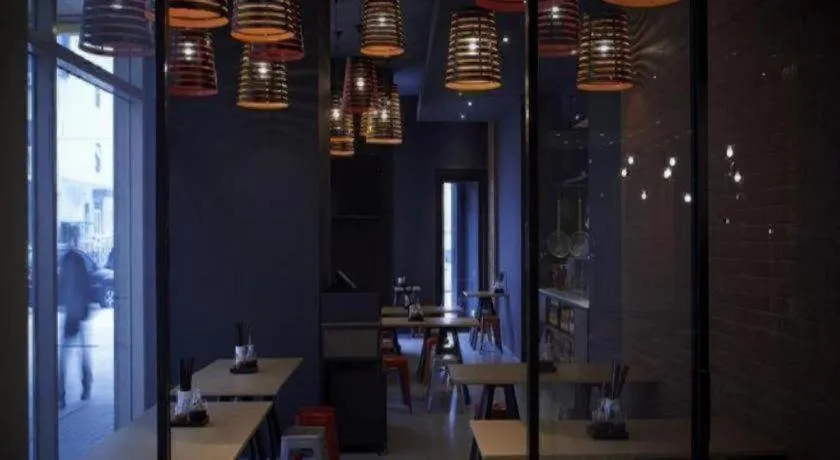 Beijing New World Center Tongpai Hotel