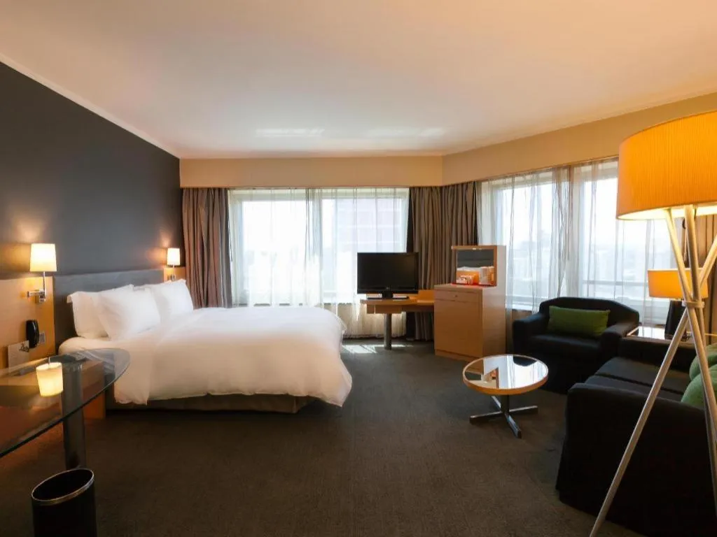 Bed in Beijing New World Center Tongpai Hotel