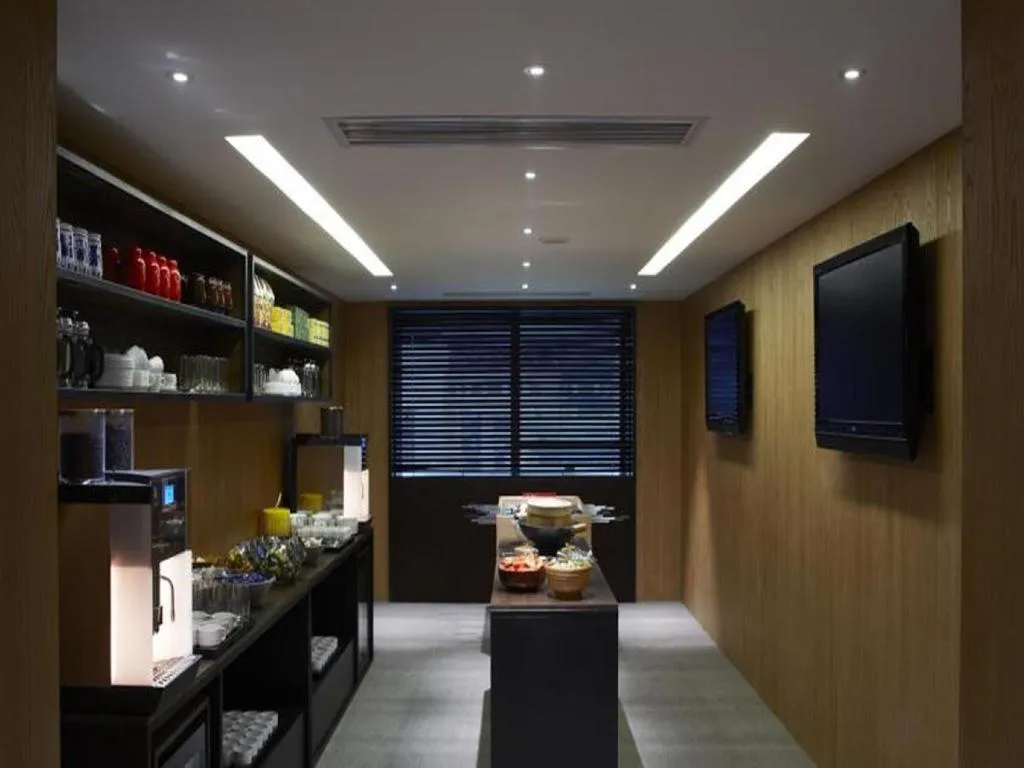 Beijing New World Center Tongpai Hotel