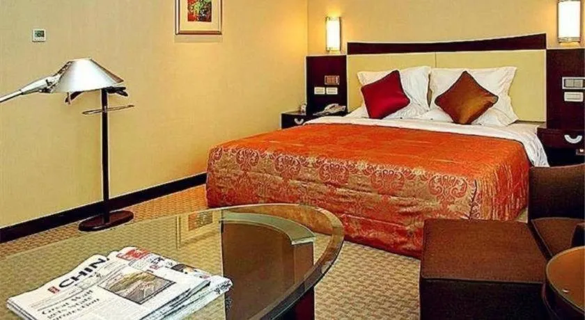 Bed in Beijing Jinjiang Fuyuan Hotel