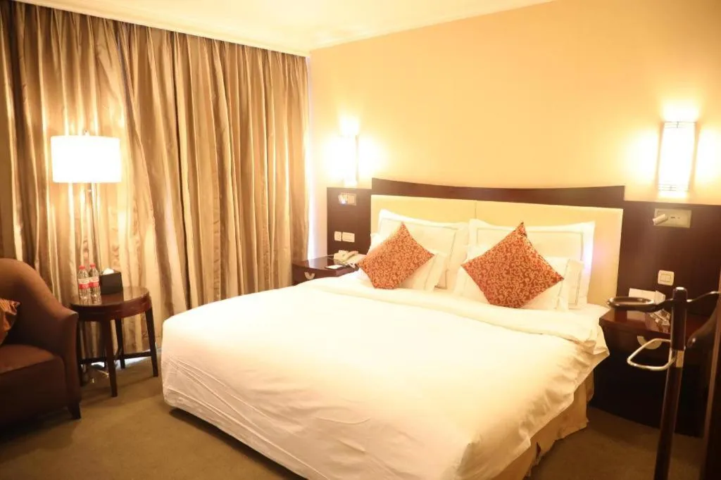 Bed in Beijing Jinjiang Fuyuan Hotel