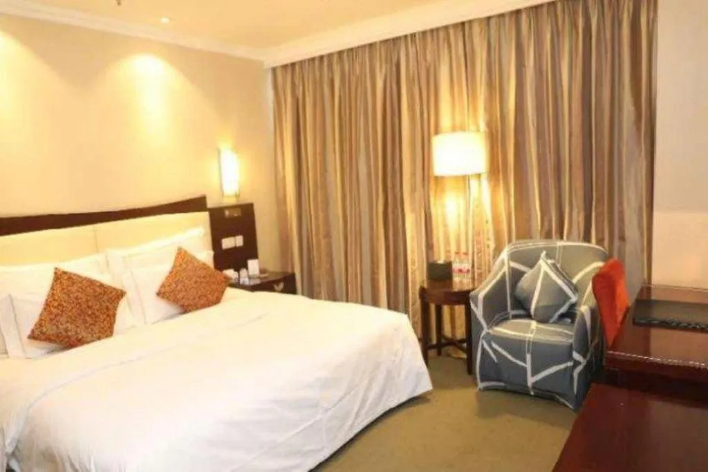 Bed in Beijing Jinjiang Fuyuan Hotel