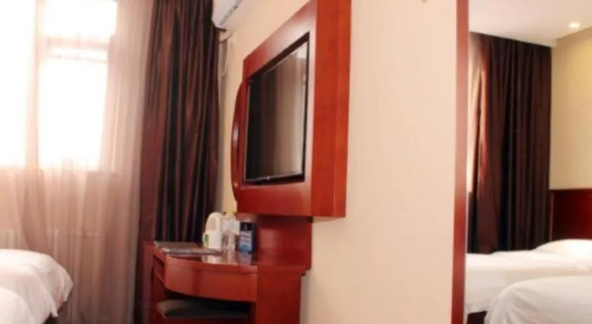 Bed in GreenTree Alliance Beijing Tiantan DonGMEn Hotel