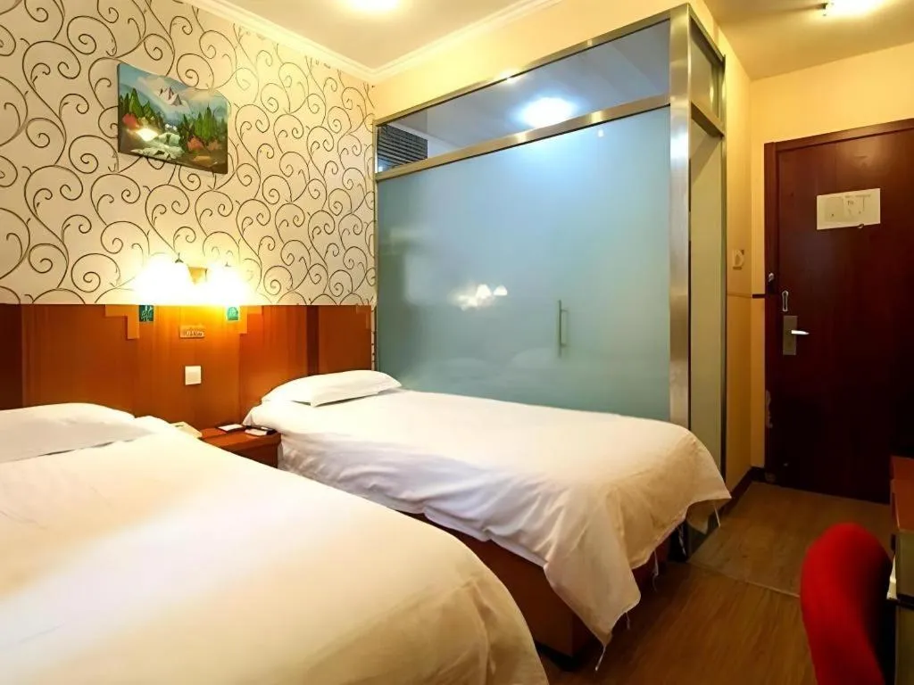Bed in GreenTree Alliance Beijing Tiantan DonGMEn Hotel