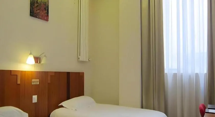 Bed in GreenTree Alliance Beijing Tiantan DonGMEn Hotel