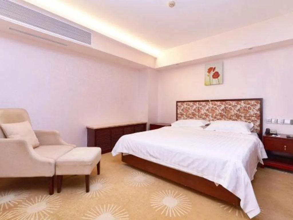 Bed in Starmoon Hotel