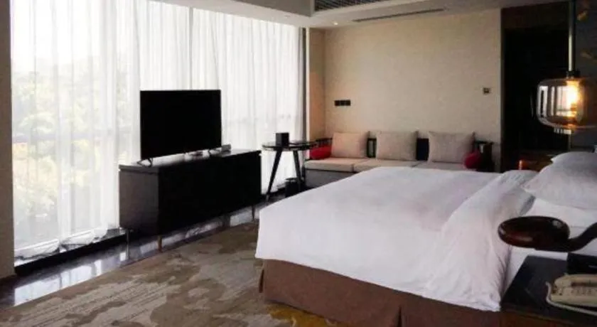 Bed in Grand Metropark Hotel Chongqing
