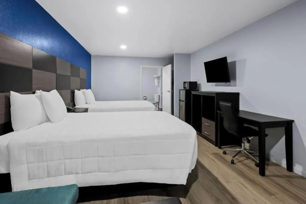 Bed in Americas Best Value Inn Gonzales