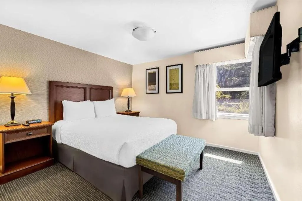 Bed in Best Western Vista Manor Lodge