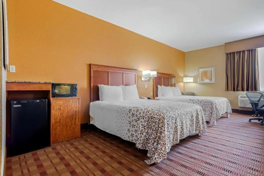 Bed in Best Western Plaquemine Inn