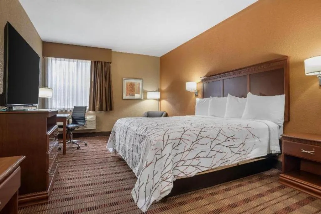 Bed in Best Western Plaquemine Inn