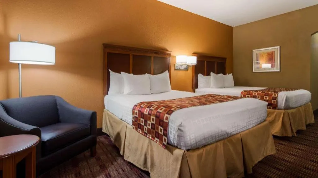 Bed in Best Western Plaquemine Inn