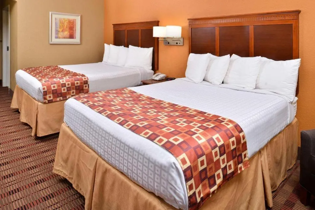 Bed in Best Western Plaquemine Inn