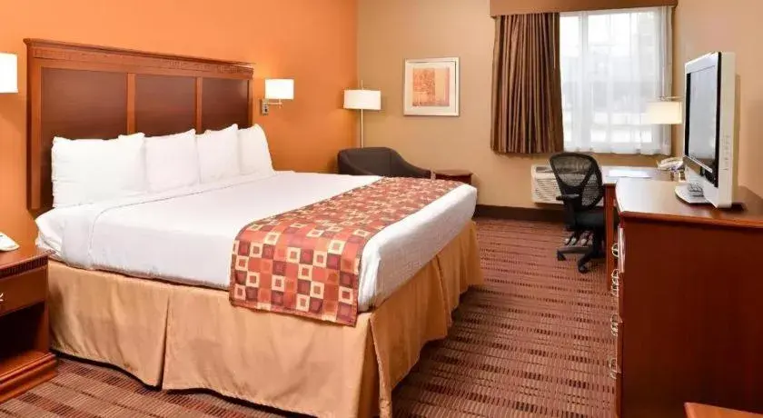 Bed in Best Western Plaquemine Inn Bed in Best Western Plaquemine Inn