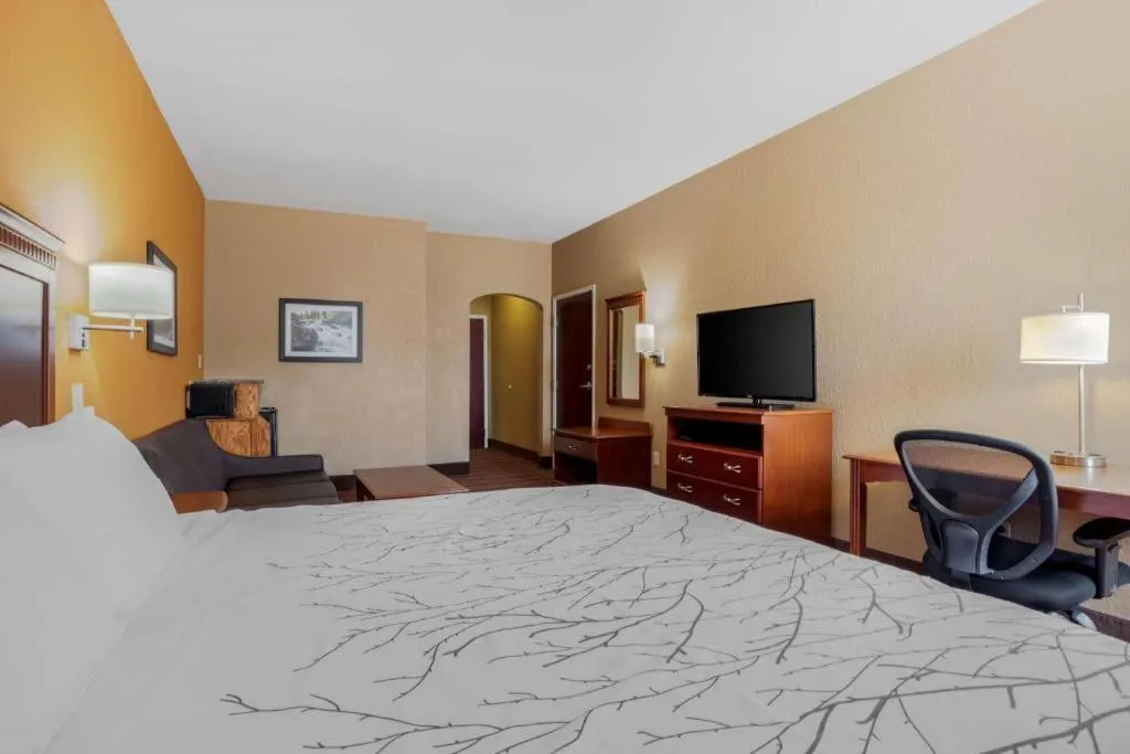 Bed in Best Western Plaquemine Inn