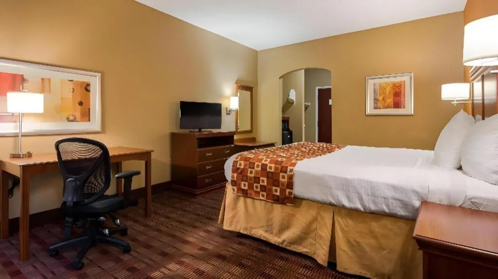 Bed in Best Western Plaquemine Inn