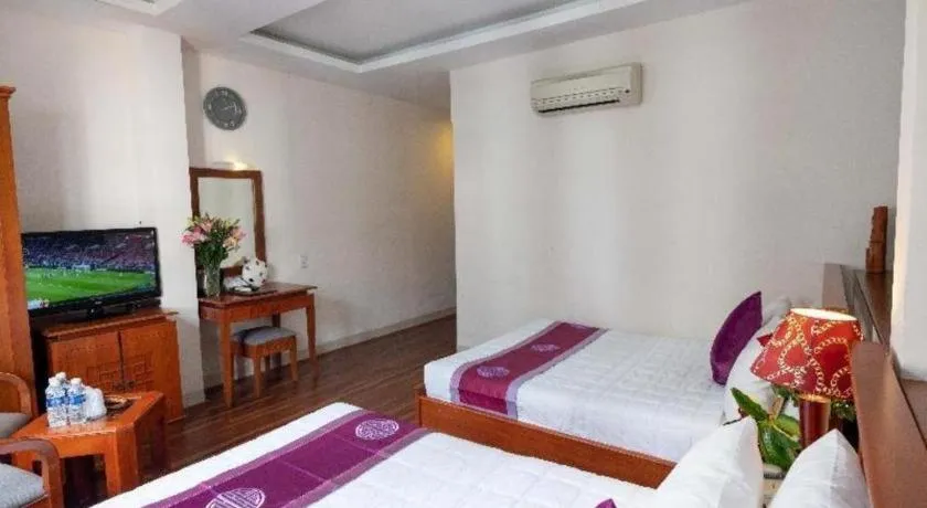 Bed in Hồng Hạc hotel