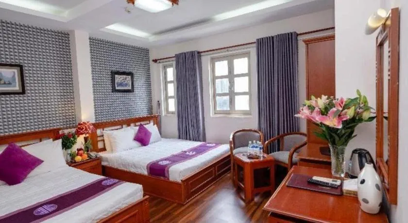 Bed in Hồng Hạc hotel