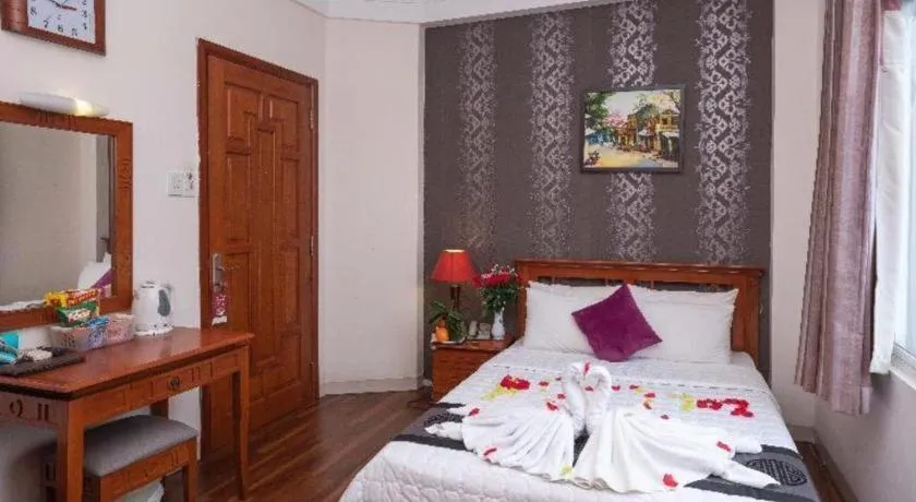 Bed in Hồng Hạc hotel