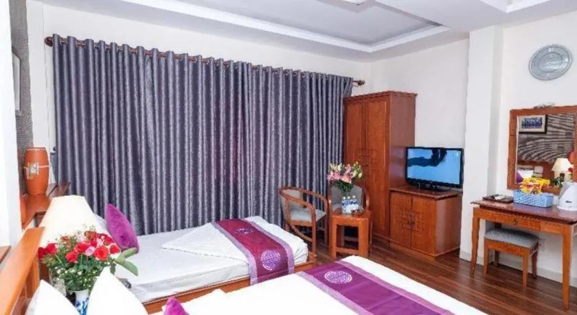 Bed in Hồng Hạc hotel