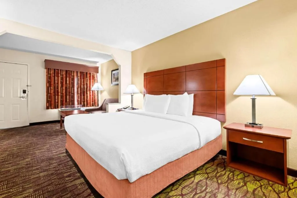 Bed in Best Western Inn