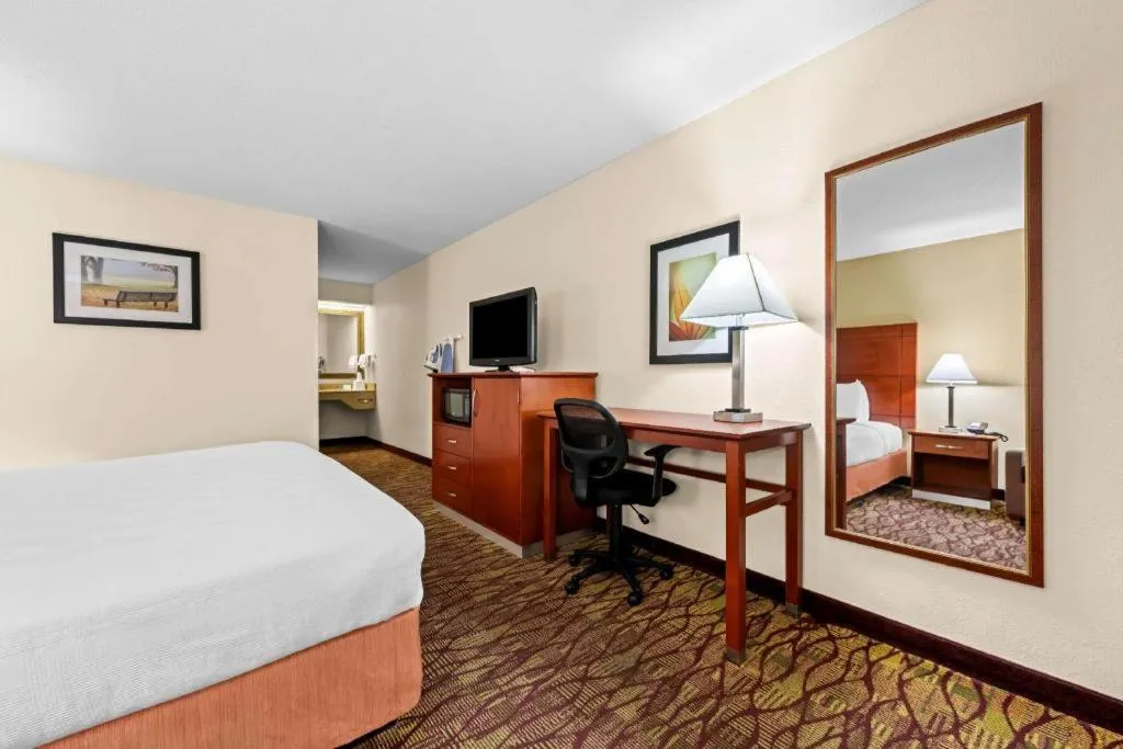 Bed in Best Western Inn