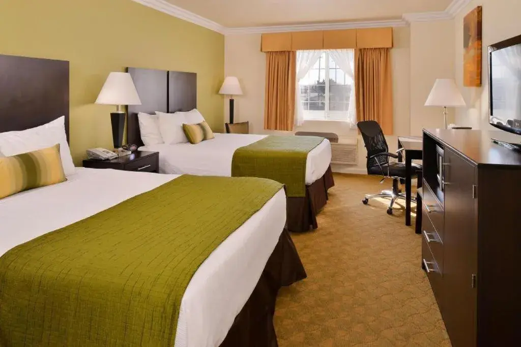 Bed in Best Western Executive Inn Bed in Best Western Executive Inn