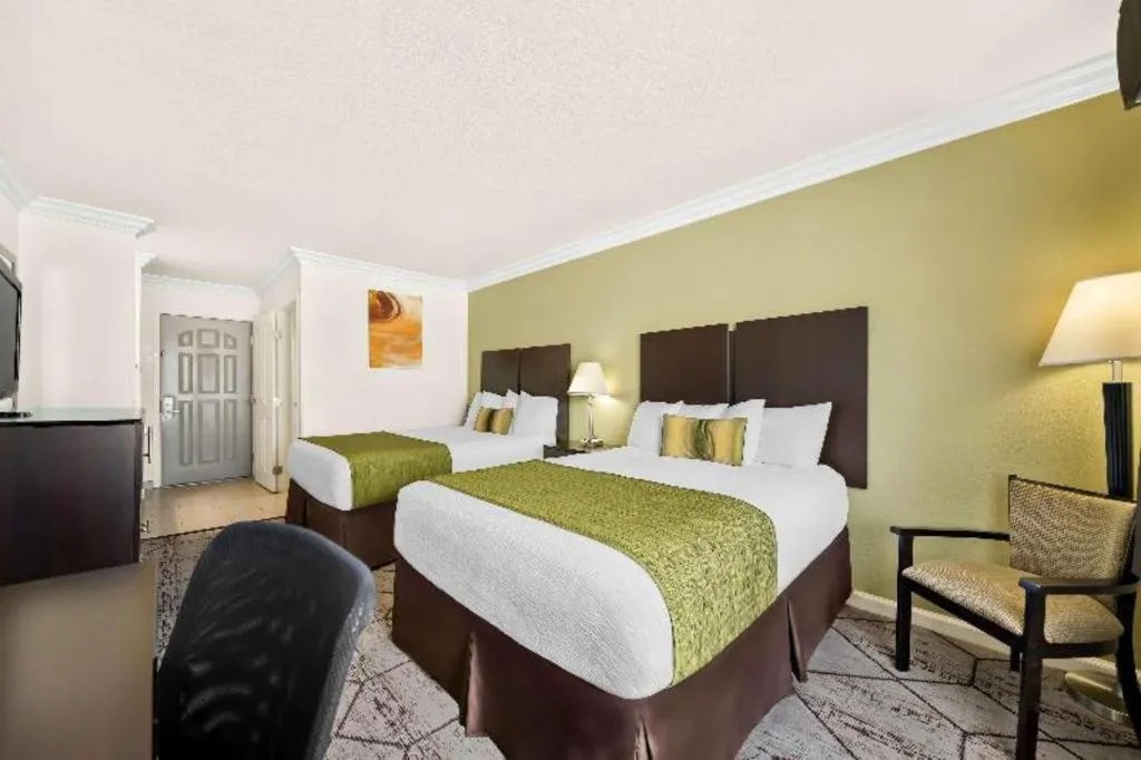 Bed in Best Western Executive Inn