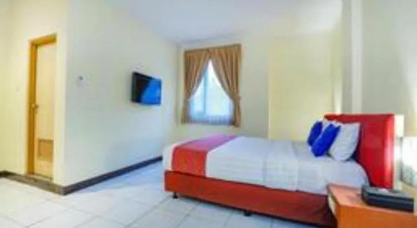 Bed in Hotel Marlin Pekalongan Managed by Dafam