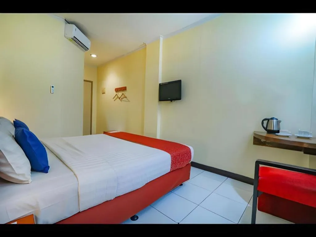 Bed in Hotel Marlin Pekalongan Managed by Dafam