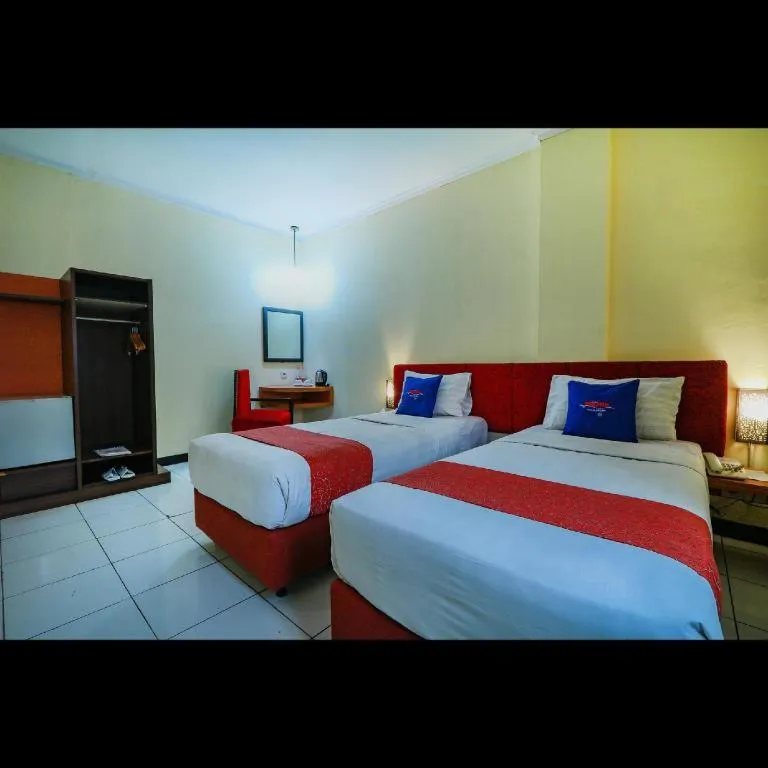 Bed in Hotel Marlin Pekalongan Managed by Dafam