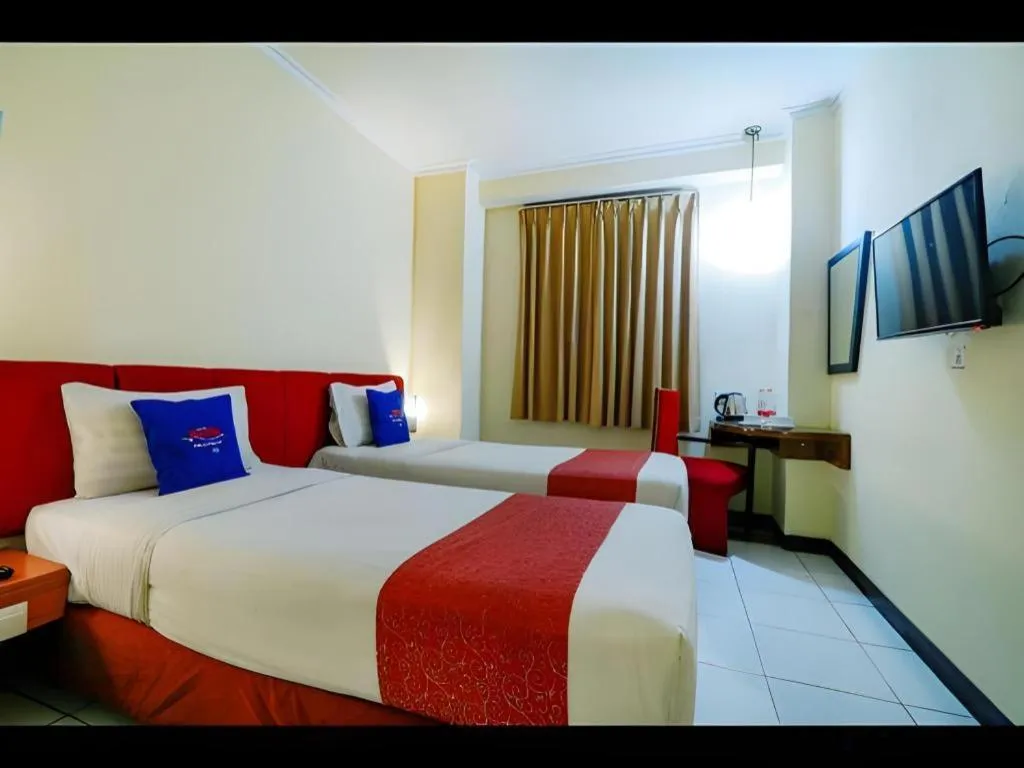 Bed in Hotel Marlin Pekalongan Managed by Dafam